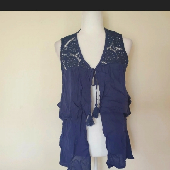 August Silk Top Vest Blue Tiered Crochet-Contrast Vest Open Front - Picture 3 of 8